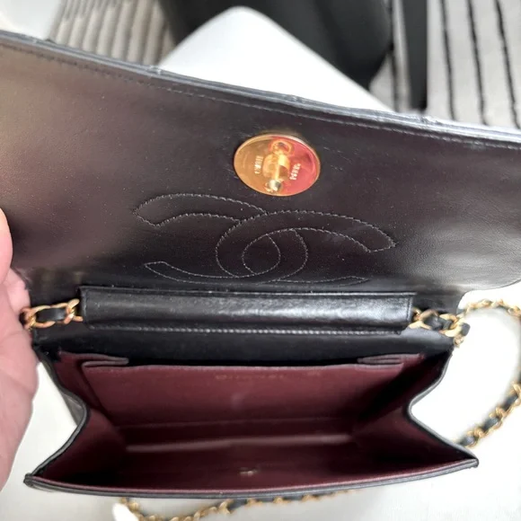 CHANEL Black Lambskin Full Flap Shoulder Bag - Picture 9 of 17